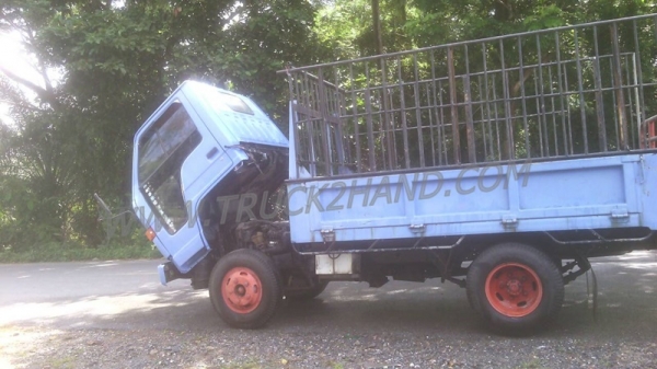 รถบรรทุก 6 ล้อ NISSAN รุ่น MH40 ปีจดทะเบียน 2539 100 แรงม้า เครื่องเดิมๆ