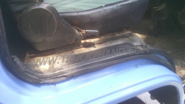 รถบรรทุก 6 ล้อ NISSAN รุ่น MH40 ปีจดทะเบียน 2539 100 แรงม้า เครื่องเดิมๆ