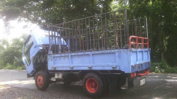 รถบรรทุก 6 ล้อ NISSAN รุ่น MH40 ปีจดทะเบียน 2539 100 แรงม้า เครื่องเดิมๆ