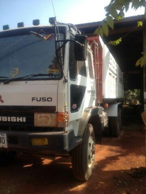 ขายดั้ม2เพลา 195แรง โลฮาย10สปีด มีระบบลำโพงลากพ่วง สภาพพร้อมใช้งาน เอกสารพร้อมโอน สนใจโทร 090-8588220คุณนะ 093-3258446คุณบิว หรือเข้าดูสินค้าอื่นๆได้ที่ www.truck.in.th/498 หรือเพจFacebook ณรงค์ ซื้อขายรถมือสอง (เว็บไซต์ส่วนตัว)