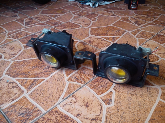 ไฟตัดหมอก โปรเจคเตอร์ เลนส์สีเหลือง