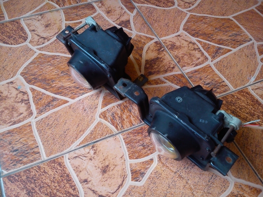 ไฟตัดหมอก โปรเจคเตอร์ เลนส์สีเหลือง