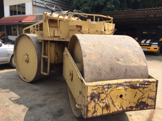 ขายด่วนรถบด3ล้อเหล็ก SAKAI R2 พร้อมใช้งาน เล่มทะเบียน