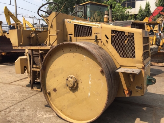 ขายด่วนรถบด3ล้อเหล็ก SAKAI R2 พร้อมใช้งาน เล่มทะเบียน