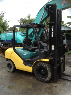 +++ ขายโฟล์คลิฟท์  KOMATSU FD30-16  รุ่น  16  (รถสภาพดี  รับประกัน)  ขนาด  3  ตัน  เครื่องยนต์ดีเซล  เสา  4  เมตร  เกียร์ออโตเมติค  ยางตันครับ