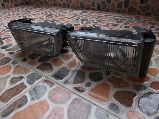 ไฟตัดหมอก NISSAN A32