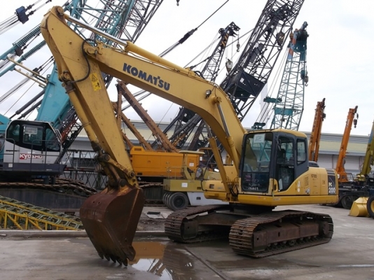 Komatsu PC200-7-256409 ปี 2005 สภาพสวยถึงไทยแล้วครับ นำเข้าจากญี่ปุ่น