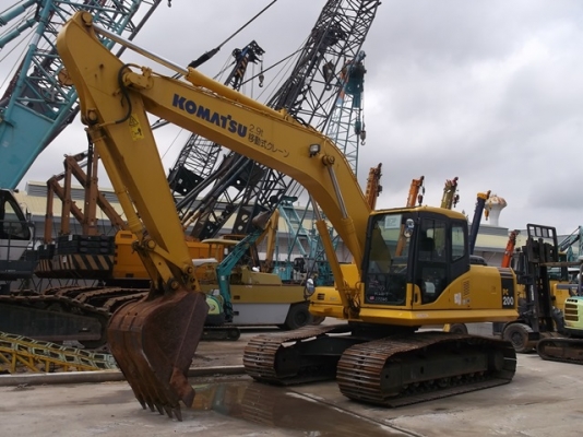 Komatsu PC200-7-205545 ปี 2003 ใบแทร็ค 800 mm สภาพสวย นำเข้าจากญี่ปุ่น