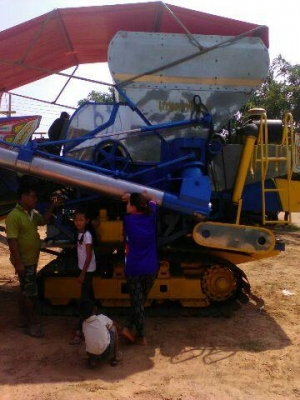 ขายรถเกี่ยวข้าว เกษตรพัฒนา รุ่นปลดหนี้ เครื่อง195เทอร์โบ ตัวเดิน10ใหญ่ ปั้ม22ไดกิ้น อุ้ม2.5ตัน สภาพพร้อมใช้งาน เอกสารอินวอร์ย สนใจโทร 090-8588220คุณนะ 093-3258446คุณบิว หรือเข้าดูสินค้าอื่นๆได้ที่ www.truck.in.th/498 หรือเพจFacebook ณรงค์ ซื้อขายรถมือสอง ขายรถเกี่ยวข้าว เกษตรพัฒนา รุ่นปลดหนี้ เครื่อง195เทอร์โบ ตัวเดิน10ใหญ่ ปั้ม22ไดกิ้น อุ้ม2.5ตัน สภาพพร้อมใช้งาน เอกสารอินวอร์ย สนใจโทร 090-8588220คุณนะ 093-3258446คุณบิว หรือเข้าดูสินค้าอื่นๆได้ที่ www.truck.in.th/498 หรือเพจFacebook ณรงค์ ซื้อขายรถมือสอง