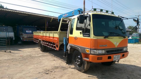 6ล้อ ติดเครน 4.5 ตัน เครื่อง 210 jo8c กระบะยาว 7 เมตรยางเต็ม 6 เส้น พร้อมทำงาน