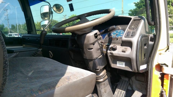 6ล้อ ติดเครน 4.5 ตัน เครื่อง 210 jo8c กระบะยาว 7 เมตรยางเต็ม 6 เส้น พร้อมทำงาน