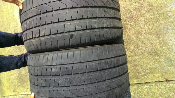 ขายยาง285/30ขอบ19 2 เส้นและ255/35ขอบ19 1 เส้น