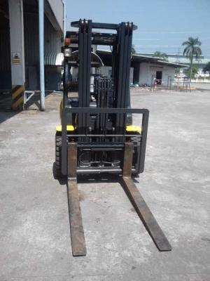 รถ Forklift Komatsu FD25T-17 รถ Forklift Komatsu FD25T-17