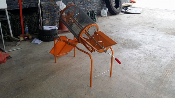 เครื่องทำความสะอาดข้าวเปลือก สินค้าใหม่มือ 1 ญี่ปุ่น สภาพสวยพร้อมใช้งาน เป็นระบบมือหมุน