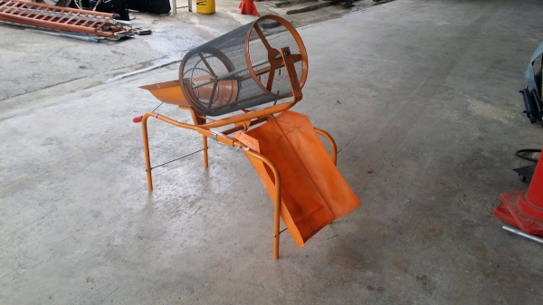 เครื่องทำความสะอาดข้าวเปลือก สินค้าใหม่มือ 1 ญี่ปุ่น สภาพสวยพร้อมใช้งาน เป็นระบบมือหมุน