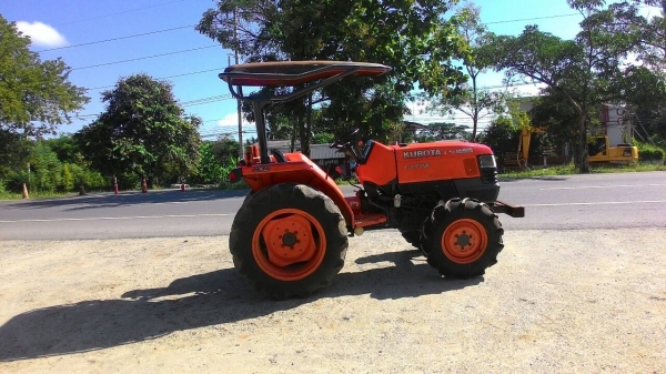 ขายรถไถ KUBOTA L3408 สภาพดีสวยๆพร้อมใช้งาน พร้อมอุปกรณ์ 1 ชิ้น ผานพรวน
