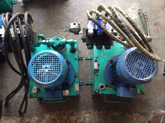 ขายปั้มน้ำมันไฮโดรลิค ขนาด 3HP. 380V พร้อมวาล์วคอนโทรล 110vac 3ชุด อุปกรณ์ครบ พร้อมใช้งาน มี 2ชุดครับ ( เหลือ 1 ชุดครับ ) ขายปั้มน้ำมันไฮโดรลิค ขนาด 3HP. 380V พร้อมวาล์วคอนโทรล 110vac 3ชุด อุปกรณ์ครบ พร้อมใช้งาน มี 2ชุดครับ ( เหลือ 1 ชุดครับ )