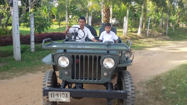 ขายจี๊ป  m38  ขับซ้าย  250000  ทะเบียนพร้อมโอน