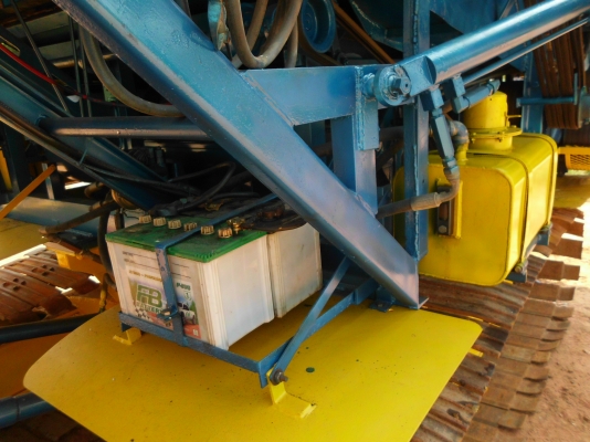 ขายรถเกี่ยวข้าวเกษตรพัฒนา ไอ้หนุ่มไวไฟปี53 อุ้ม2.5ตัน เครื่อง195เทอร์โบ ปั้มอิตั้น22 ตัวเดิน10เพลาใหญ่ รถพร้อมใช้งาน