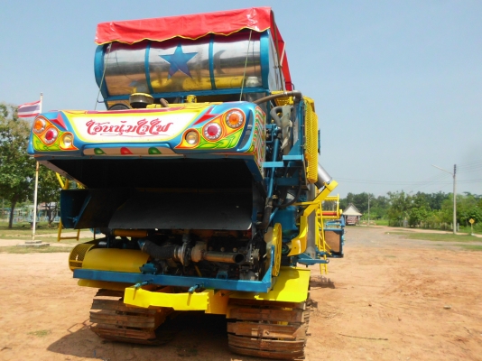 ขายรถเกี่ยวข้าวเกษตรพัฒนา ไอ้หนุ่มไวไฟปี53 อุ้ม2.5ตัน เครื่อง195เทอร์โบ ปั้มอิตั้น22 ตัวเดิน10เพลาใหญ่ รถพร้อมใช้งาน