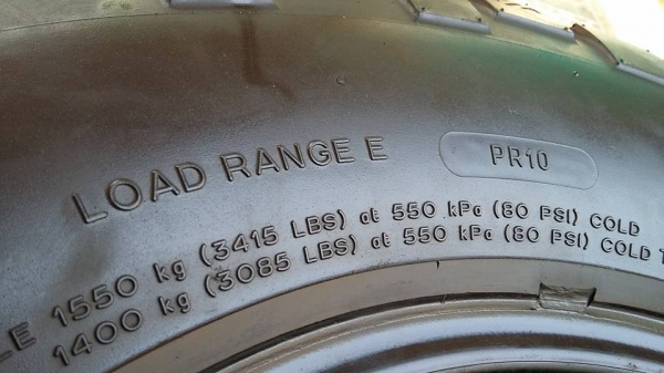 ขายครับยางลุย BF KM2 ขนาด 265/75/16 สัก 1 ชุดลองดูครับ ขายครับยางลุย BF KM2 ขนาด 265/75/16 สัก 1 ชุดลองดูครับ