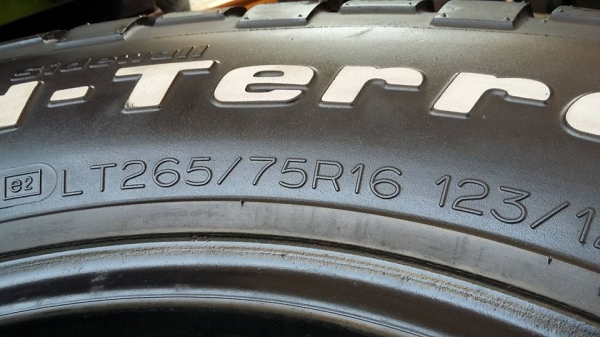 ขายครับยางลุย BF KM2 ขนาด 265/75/16 สัก 1 ชุดลองดูครับ ขายครับยางลุย BF KM2 ขนาด 265/75/16 สัก 1 ชุดลองดูครับ