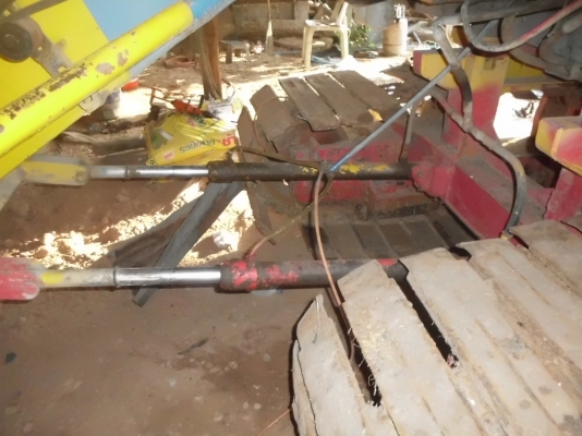 รถเกี่ยวข้าวเกษตรพัฒนา อุ้ม2ตัน เครื่องho7c ปั้ม22 ตัวเดิน10 รถขายตามสภาพ ใช้เกี่ยวข้าวทุกปี