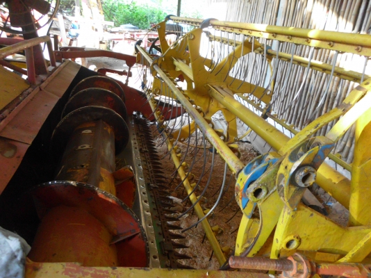 รถเกี่ยวข้าวเกษตรพัฒนา อุ้ม2ตัน เครื่องho7c ปั้ม22 ตัวเดิน10 รถขายตามสภาพ ใช้เกี่ยวข้าวทุกปี