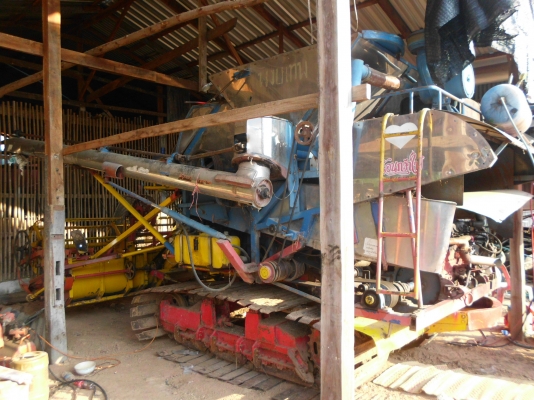 รถเกี่ยวข้าวเกษตรพัฒนา อุ้ม2ตัน เครื่องho7c ปั้ม22 ตัวเดิน10 รถขายตามสภาพ ใช้เกี่ยวข้าวทุกปี