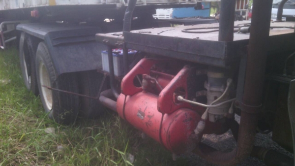 หัวลาก HINO. เครื่องEK100 260แรงม้า สภาพดีแอร์เย็น สนใจติดต่อ 0835601591 หรือ 0903494058