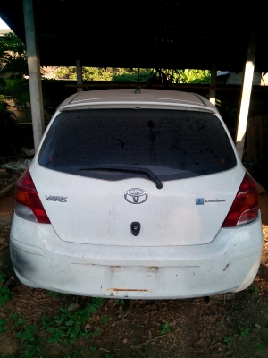 Toyota yaris รุ่น E Limied ปี 2008 สีขาว