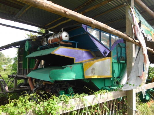 ขายรถเกี่ยวข้าววิชาญ อุ้ม2.5ตัน เครื่อง 195แรงม้า ปั้มไดกิ้น22 ตัวเดิน 10 ใช้เกี่ยวข้าวทุกปี รถขายตามสภาพ