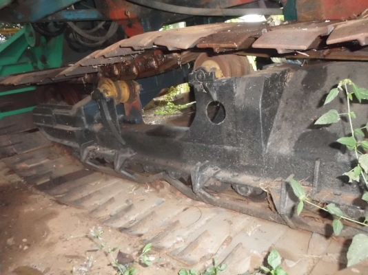 ขายรถเกี่ยวข้าววิชาญ อุ้ม2.5ตัน เครื่อง 195แรงม้า ปั้มไดกิ้น22 ตัวเดิน 10 ใช้เกี่ยวข้าวทุกปี รถขายตามสภาพ