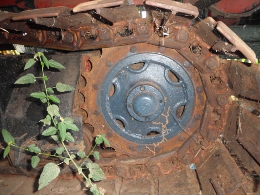 ขายรถเกี่ยวข้าววิชาญ อุ้ม2.5ตัน เครื่อง 195แรงม้า ปั้มไดกิ้น22 ตัวเดิน 10 ใช้เกี่ยวข้าวทุกปี รถขายตามสภาพ