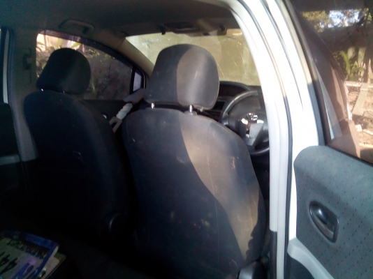 Toyota yaris รุ่น E Limied ปี 2008 สีขาว