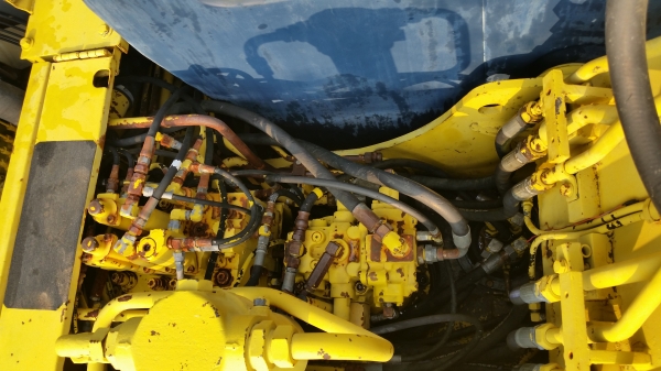 ขายด่วนรถแม็คโครKOBELCOSK120MARK///มาร์ทีชั่วโม่งทำงานน้อยมีลายหัวกระเเทก รถนอกนำเข้าไม่เคยใช้งานในเมืองไทยเลย