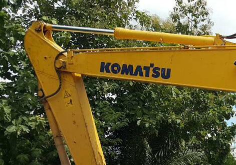 **2,300,000 บ.ต่อรอง/// แบคโฮ PC200 รุ่น 7 สวยๆ 5,xxx ชม.(5พันกว่า ชั่วโมง) **ขาย KOMATSU PC200-7 (ก่อนเป็น200-8) แบคโฮ สภาพสวยๆ ใช้งานน้อย มือเดียว ป้ายแดงๆ HYD.EXCAVATOR KOMATSU PC200-7 (รุ่นสุดท้ายก่อนเป็นPC200-8) เครื่องเดิม ปั้มเดิม ไฟฟ้าเต็ม ครบทุกจ