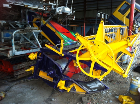 ขายรถเกี่ยวข้าว ส.ทวีอุ้ม 520000 บาท