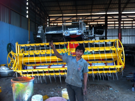 ขายรถเกี่ยวข้าว ส.ทวีอุ้ม 520000 บาท