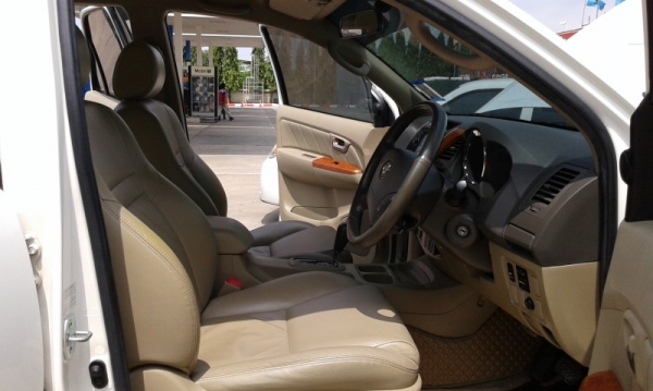 TOYOTA FOTUNER 3.0 V