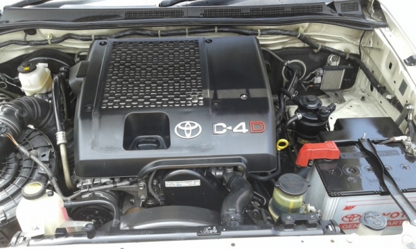TOYOTA FOTUNER 3.0 V