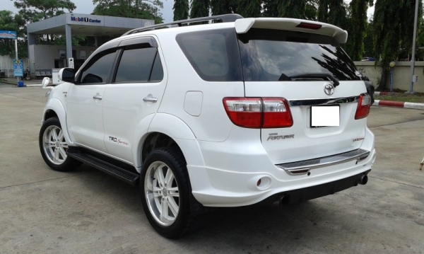 TOYOTA FOTUNER 3.0 V