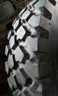 ขายยาง\% 14.00R20 เรเดียล ดอกสวยๆ