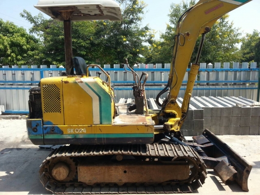 ขายรถขุดเล็กkobelco sk024สภาพใช้งานได้ เครื่องดีช่วงล่างโซ่แทกดีมาก เอวแน่นเป๊ะ ราคา150,000-ต่อรองได้เสย 0895725533