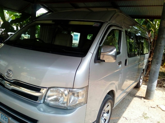 ขายดาวน์ รถตู้ ปี 05 VIP 9 ที่นั่ง