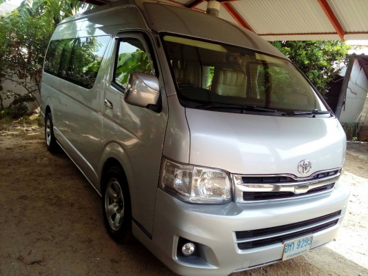 ขายดาวน์ รถตู้ ปี 05 VIP 9 ที่นั่ง