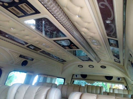 ขายดาวน์ รถตู้ ปี 05 VIP 9 ที่นั่ง