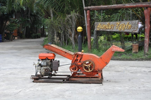 ขายเครื่องย่อยกิ่งไม้ kubota สตาร์ทไฟฟ้า สภาพ เดิมญี่ปุ่น อะเนคประสงค์ 28,000เท่านั้น!!