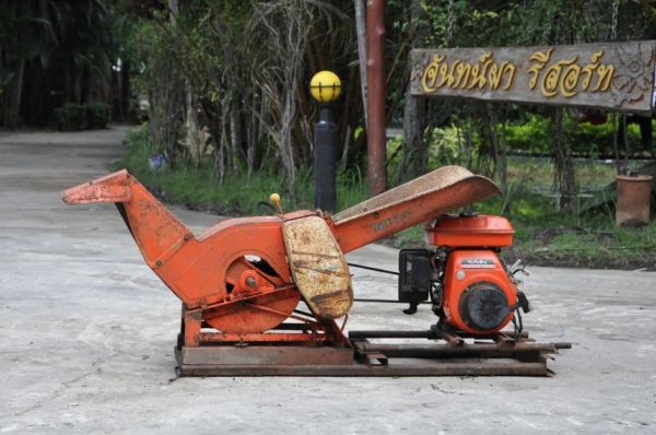 ขายเครื่องย่อยกิ่งไม้ kubota สตาร์ทไฟฟ้า สภาพ เดิมญี่ปุ่น อะเนคประสงค์ 28,000เท่านั้น!!