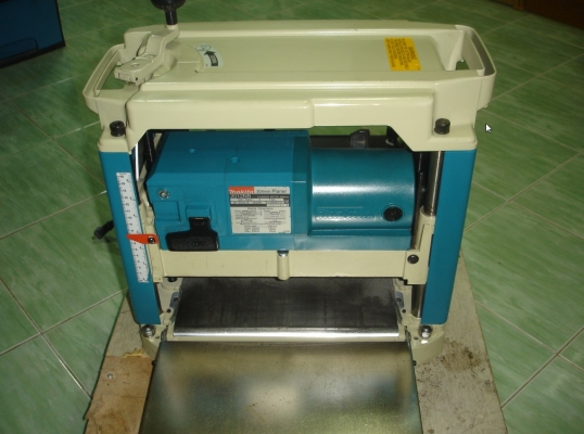 ขายเครื่องรีดไม้สภาพดีมากๆ ยี่ห้อMAKITAรุ่น2012NBใบ12นิ้ว พร้อมใช้งาน